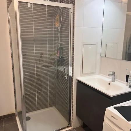 Private 25 Minutes From « la Defense » *